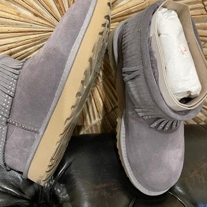 Ugg Fringe Bling Boots Sz. 7